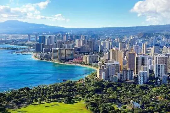 Stylish Waikiki Banyan Condo With Mountain Views, Comfort & Free Parking Honolulu