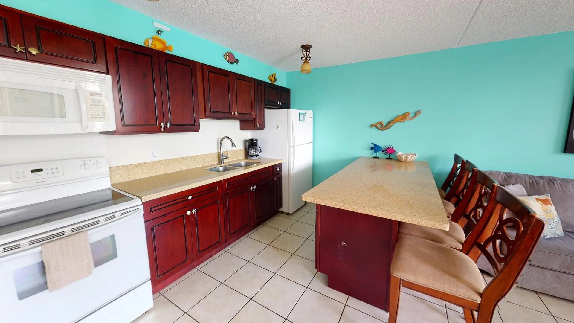 Stylish Waikiki Banyan Condo With Mountain Views, Comfort & Free Parking Honolulu USA