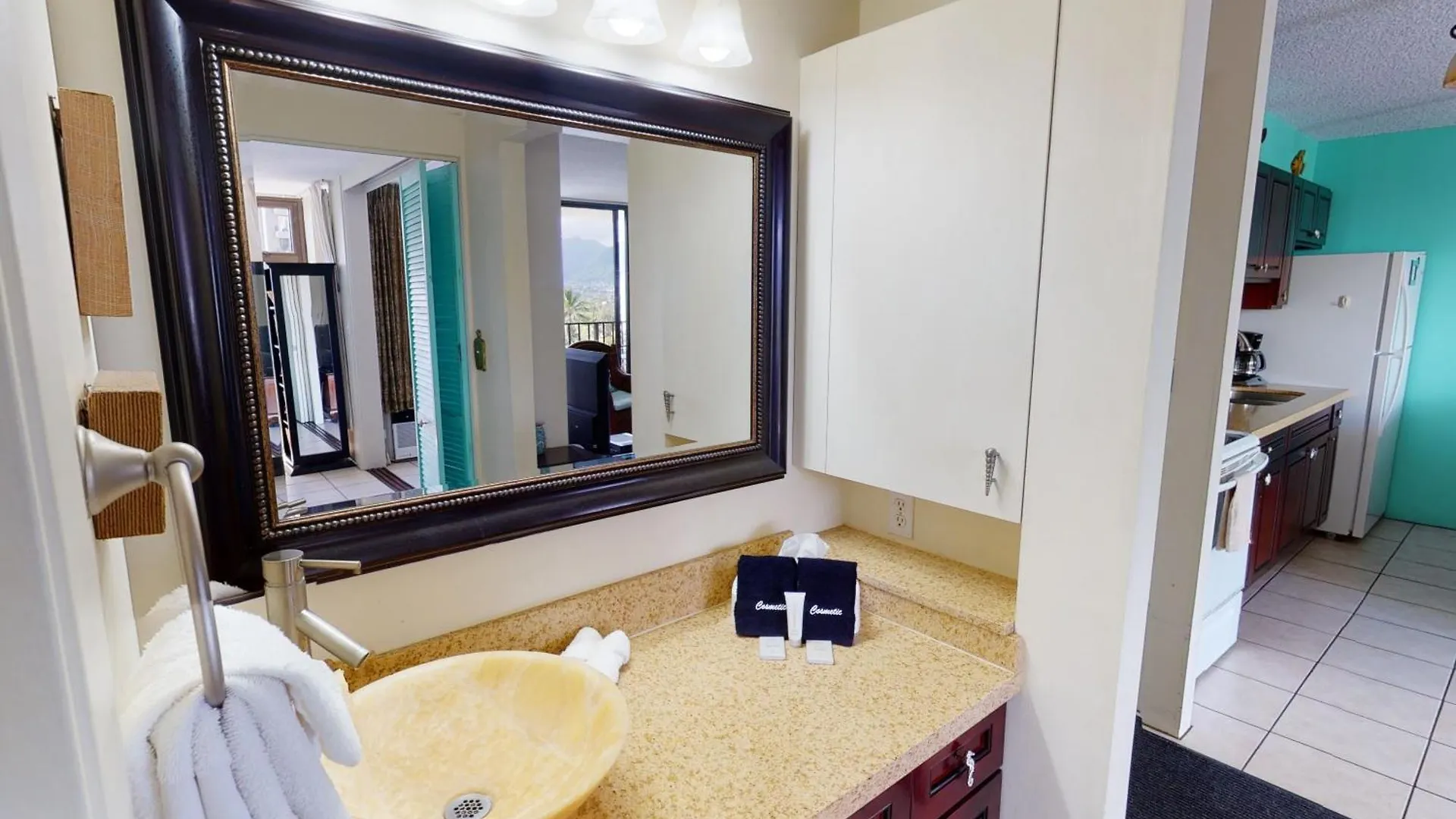 Stylish Waikiki Banyan Condo With Mountain Views, Comfort & Free Parking Honolulu Appartement